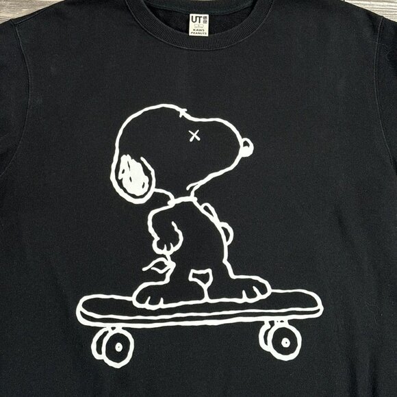Uniqlo x Kaws Snoopy Skateboard Crewneck - Picture 2 of 4
